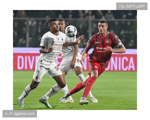 米兰定位球战术显神威,助力球队状态回升,争冠前景备受瞩目 米兰定位球战术显神威,助力球队状态回升,争冠前景备受瞩目