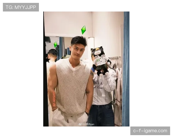 郭昊文最新街拍居然穿得像隔壁理发店小哥，球场上那个“贵公子”呢？