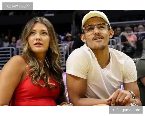 特雷·杨睡觉都带着耳机，这日常有点明星架势了吧？